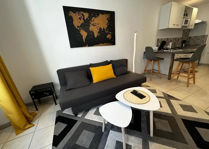 아파트 Le Maixent, Maison De Ville, Baby Foot, Wifi Saint-Maixent-lʼÉcole